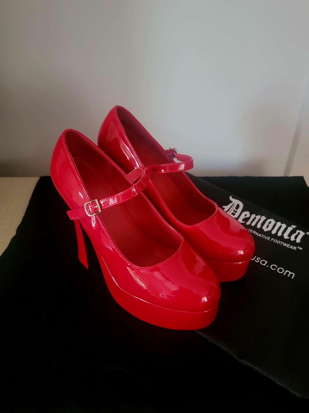 Discontinued Demonia Dolly-50 Red Patent Platform Pumps Size 7 Like New